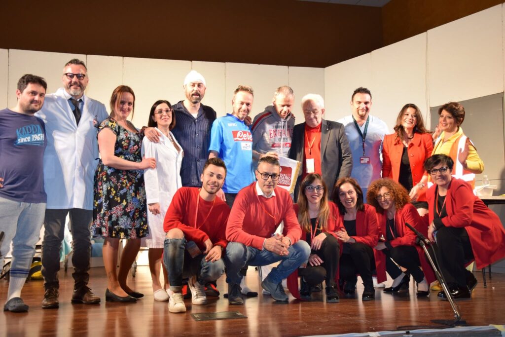 Saluti della compagnia al Festival del Teatro Amatoriale di Rotonda 2019, fotografia di Carla Caputo